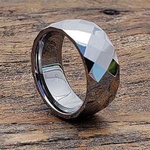 casual-faceted-rings