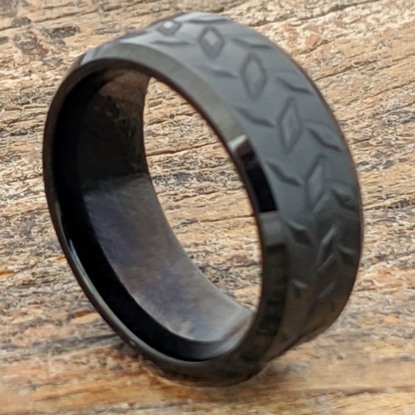 diamond-plate-mens-black-carved-rings